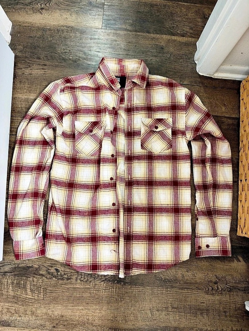 RSQ Plaid Flannel Button Down Shirt in Red & Cream Size Small